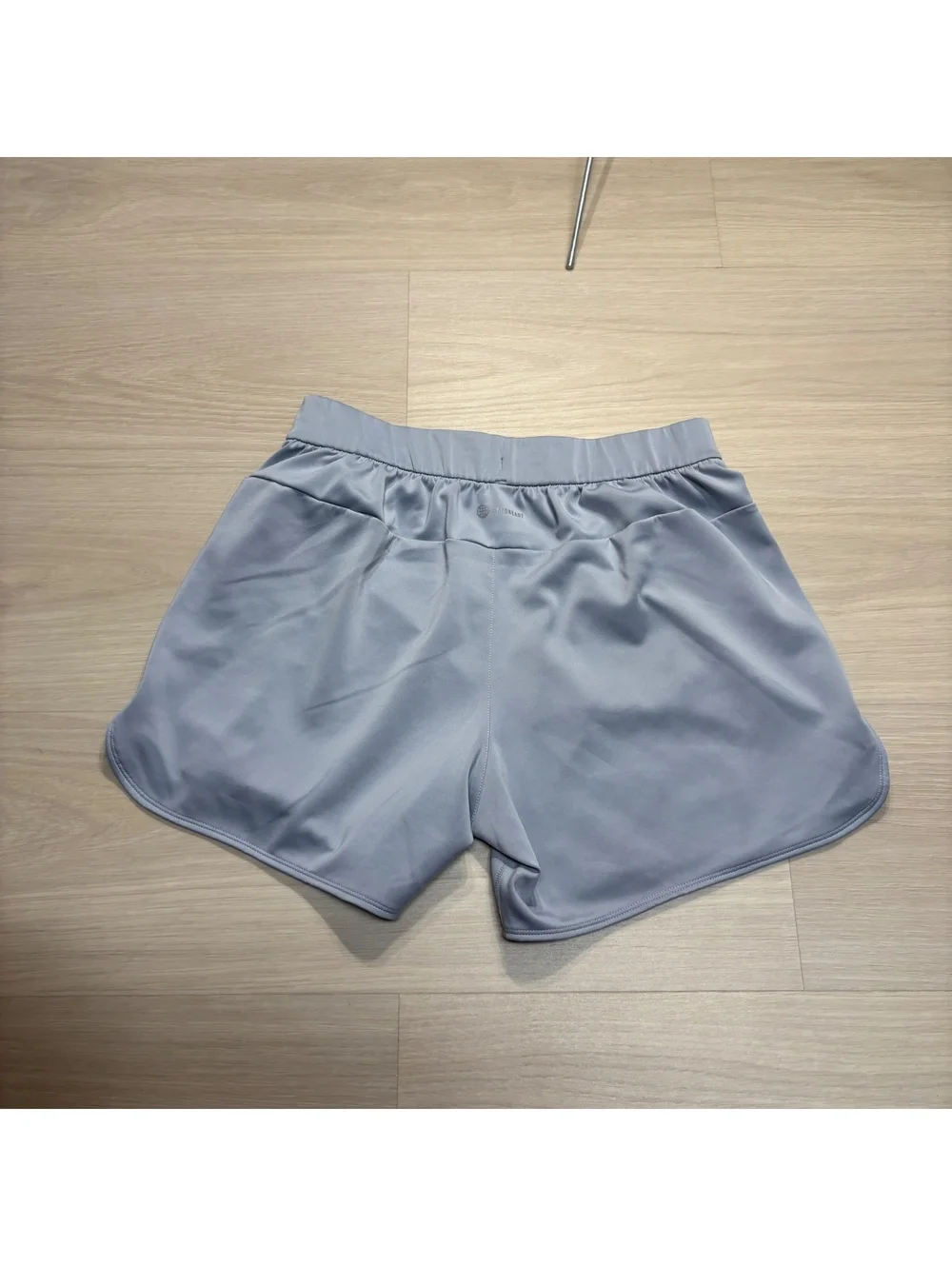 Athletic running adidas gray tennis short with zipper pockets